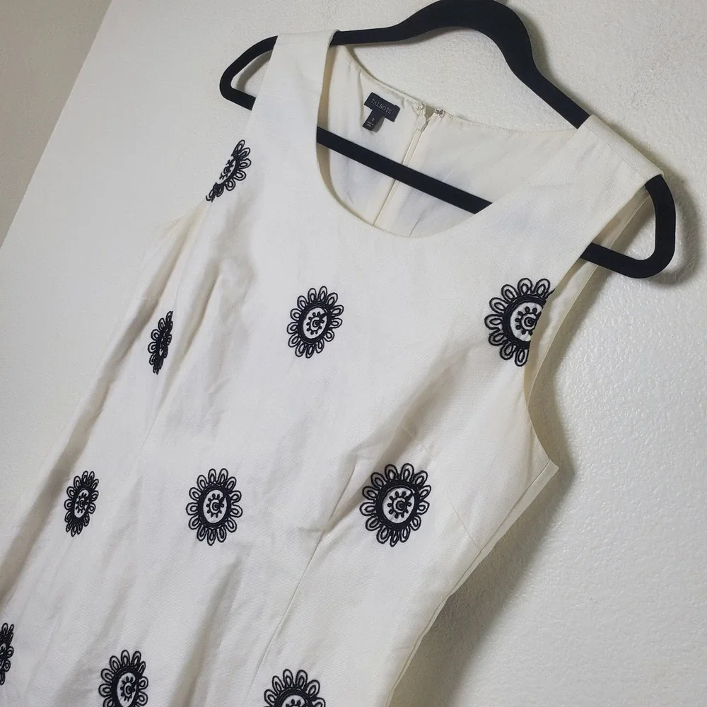 Talbots Cream White Cotton Embroidered Sheath Dress Size 8 Black Border‎